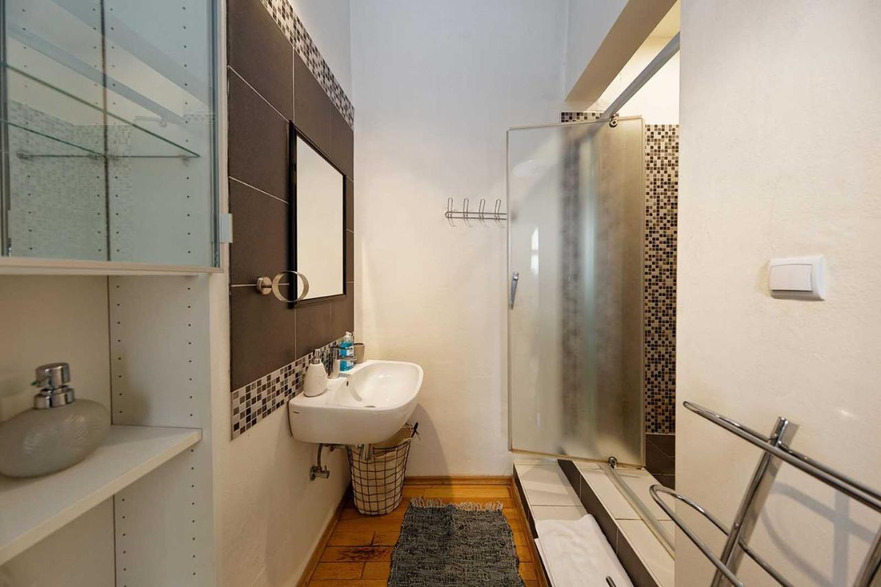 פראג Peter'S Tower Apartments מראה חיצוני תמונה