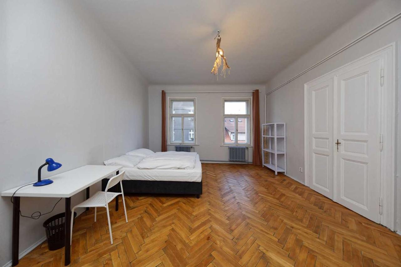 פראג Peter'S Tower Apartments מראה חיצוני תמונה