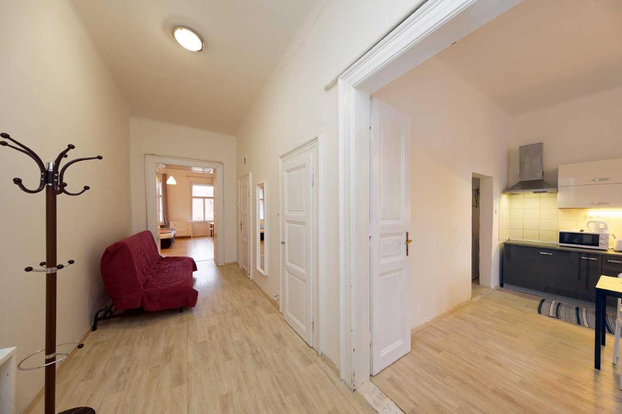 פראג Peter'S Tower Apartments מראה חיצוני תמונה