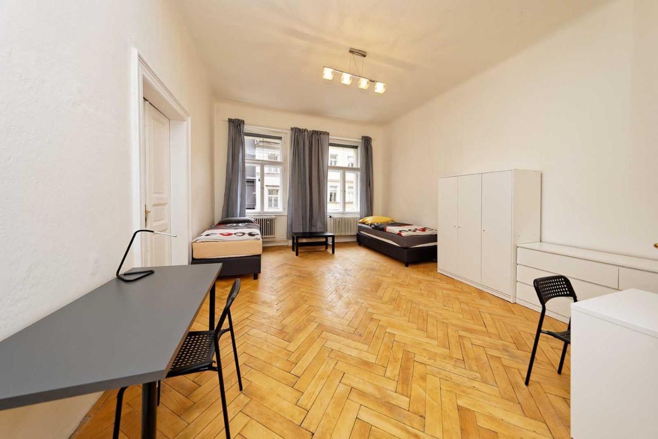 פראג Peter'S Tower Apartments מראה חיצוני תמונה