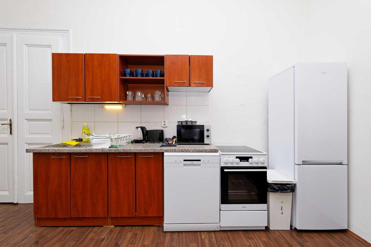 פראג Peter'S Tower Apartments מראה חיצוני תמונה
