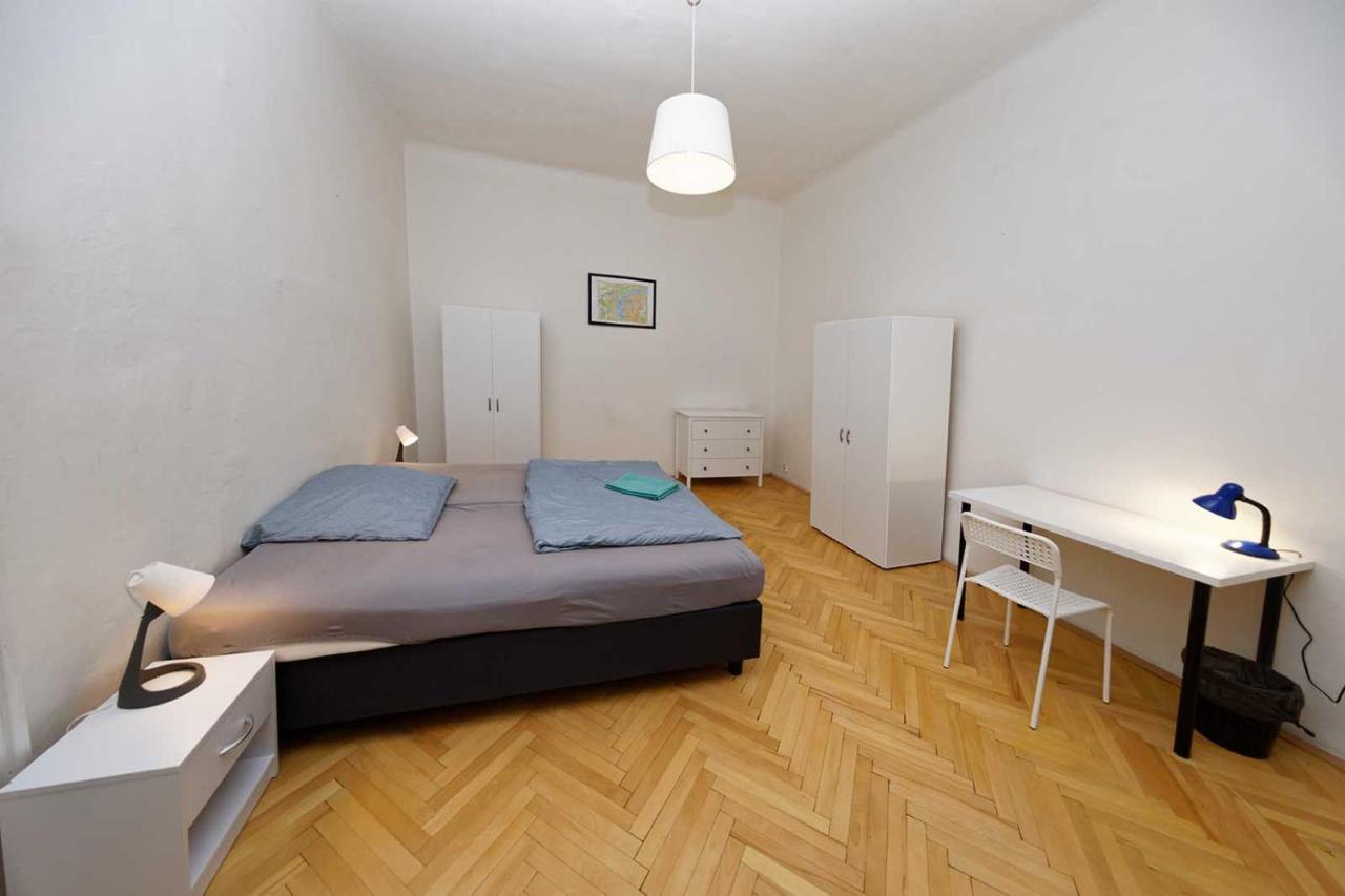פראג Peter'S Tower Apartments מראה חיצוני תמונה