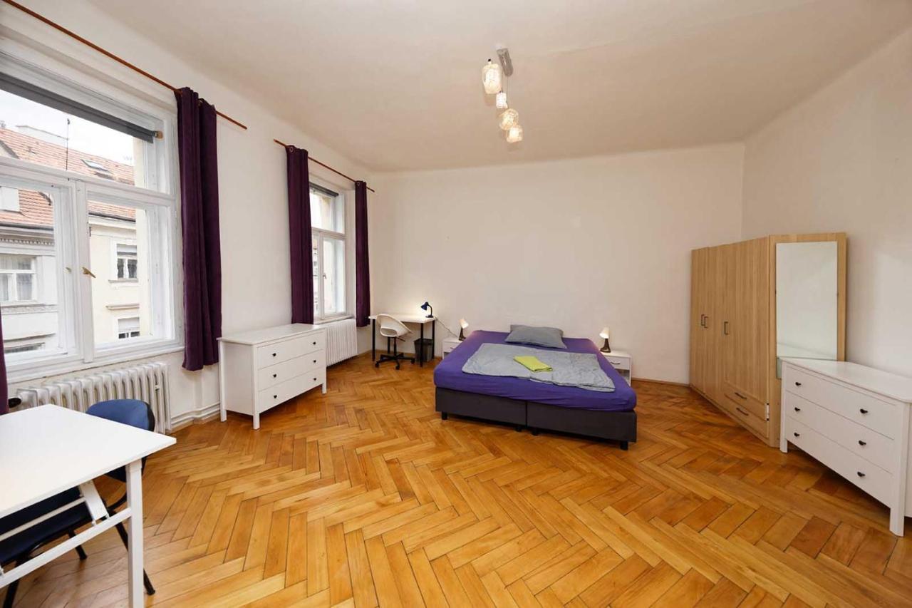 פראג Peter'S Tower Apartments מראה חיצוני תמונה