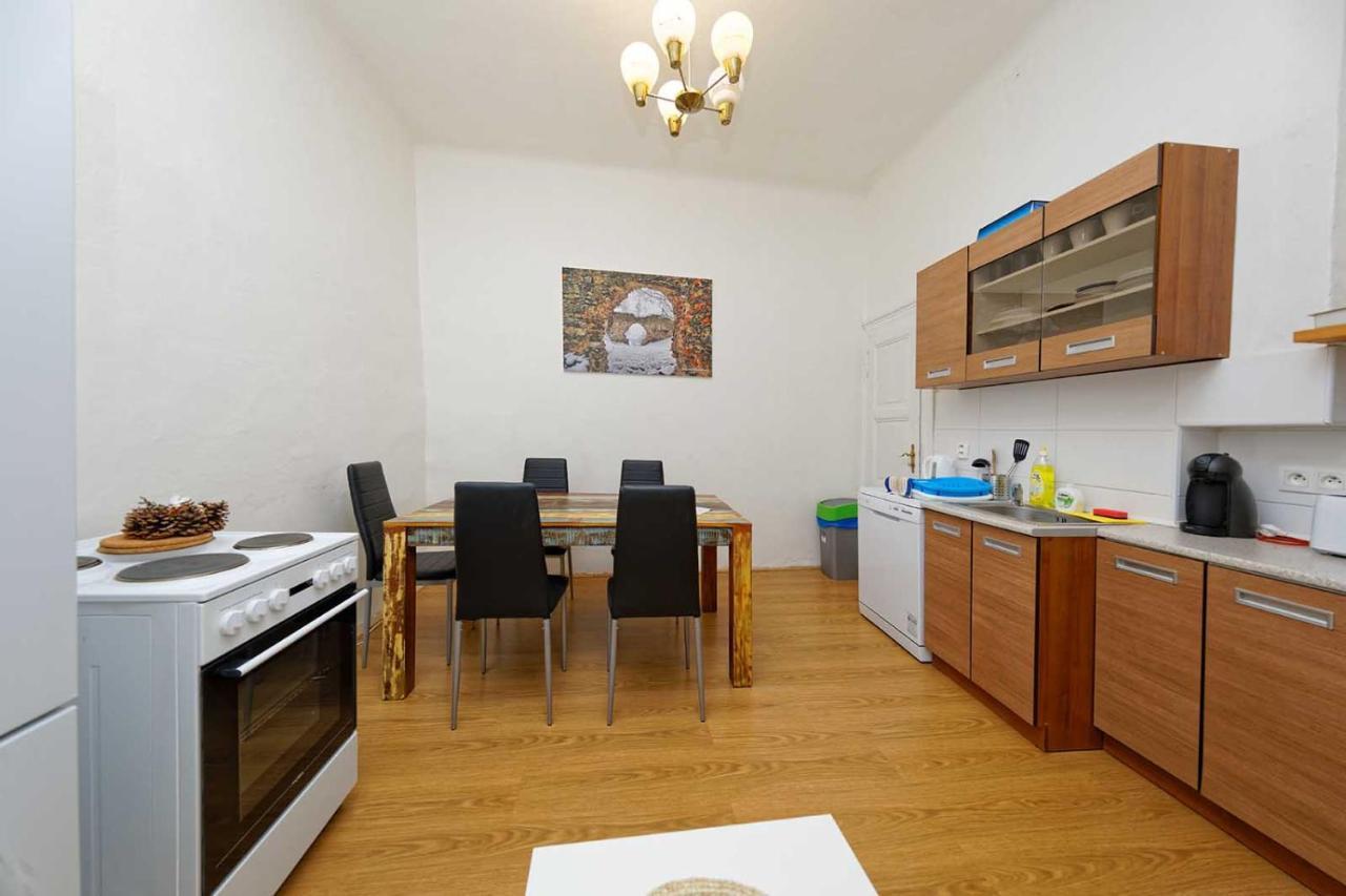 פראג Peter'S Tower Apartments מראה חיצוני תמונה