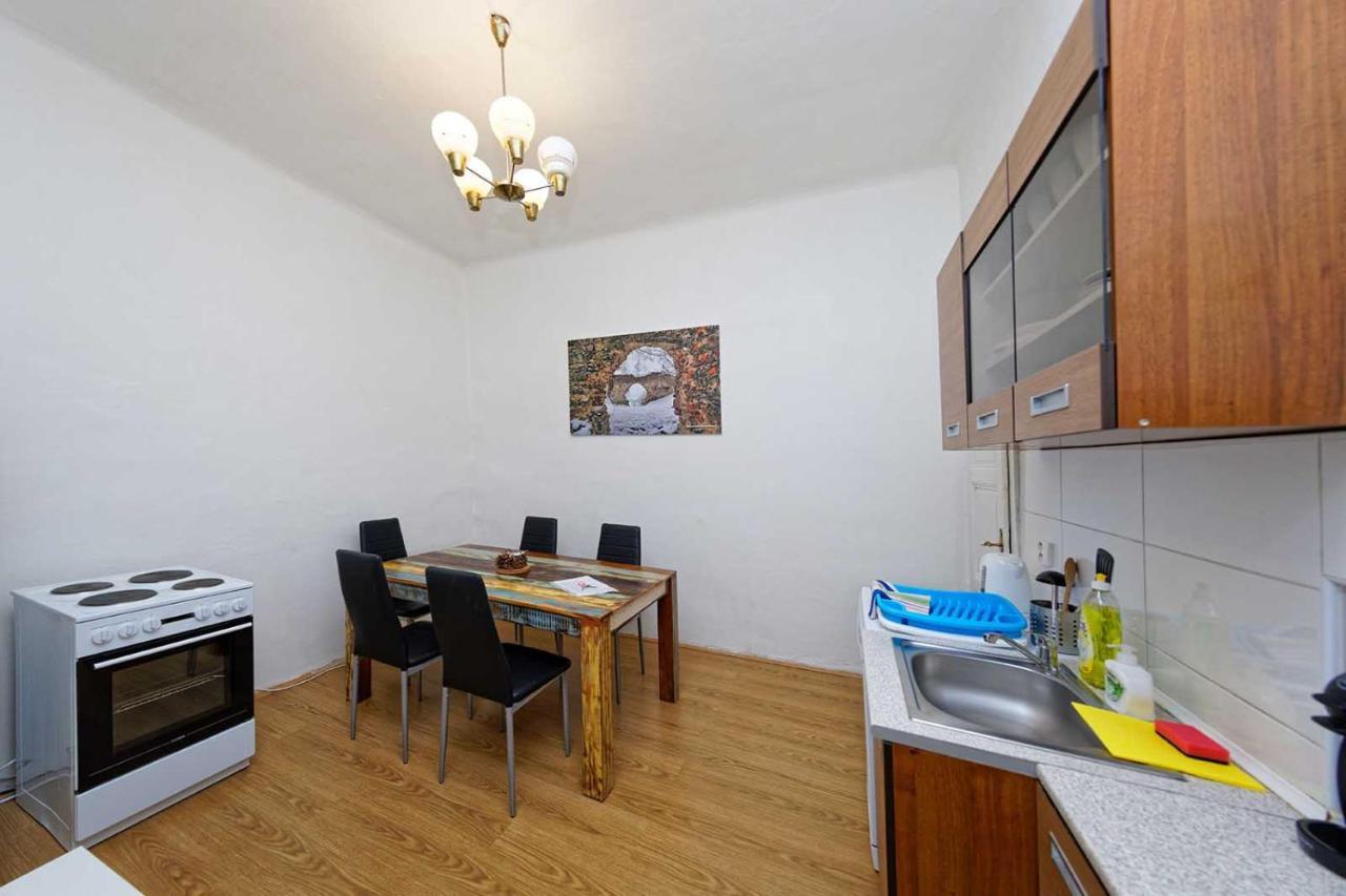 פראג Peter'S Tower Apartments מראה חיצוני תמונה