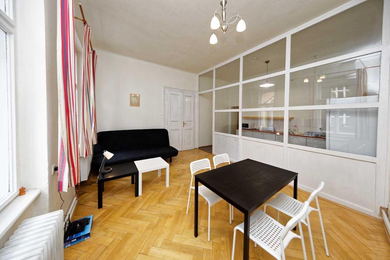 פראג Peter'S Tower Apartments מראה חיצוני תמונה