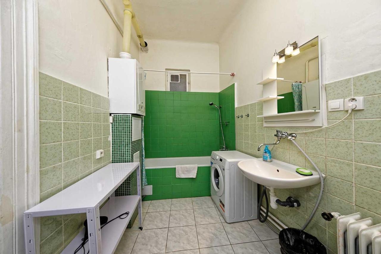 פראג Peter'S Tower Apartments מראה חיצוני תמונה