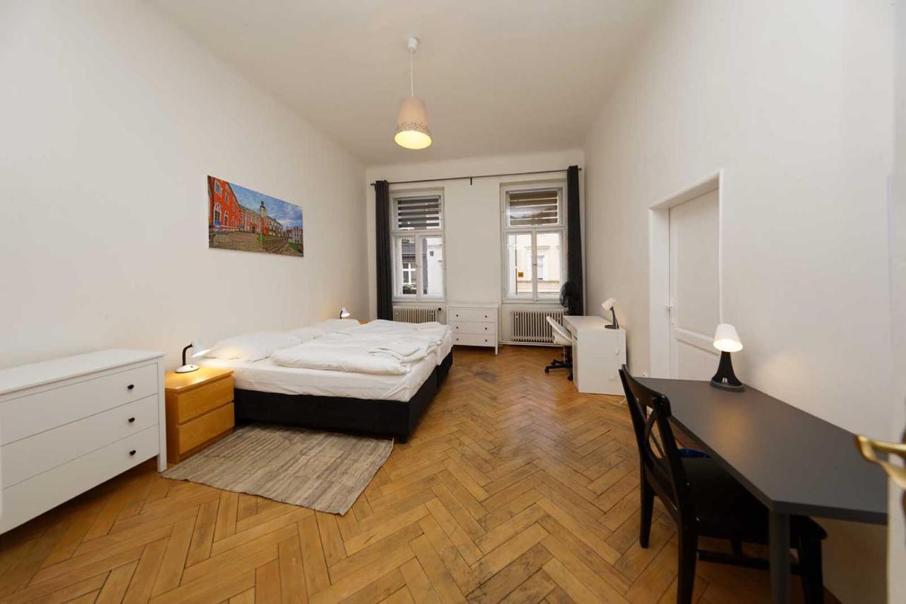 פראג Peter'S Tower Apartments מראה חיצוני תמונה