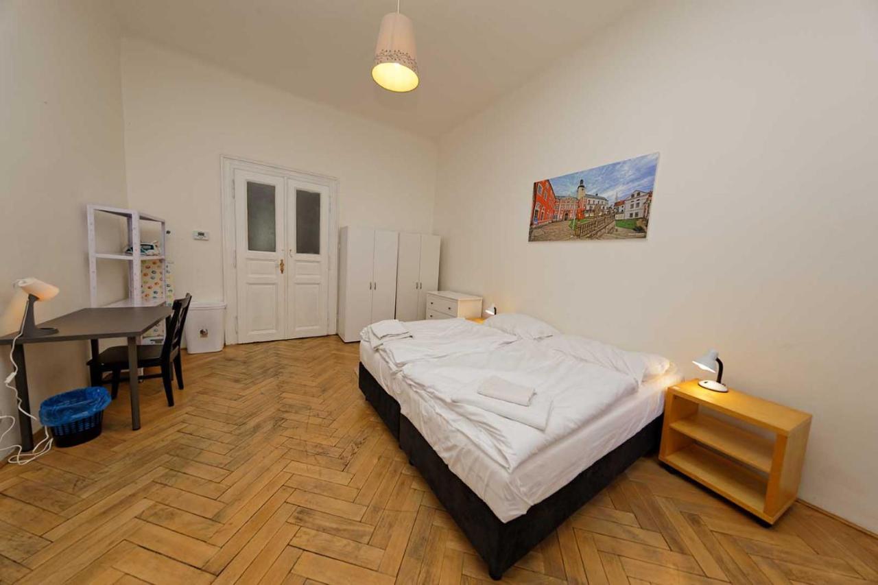 פראג Peter'S Tower Apartments מראה חיצוני תמונה
