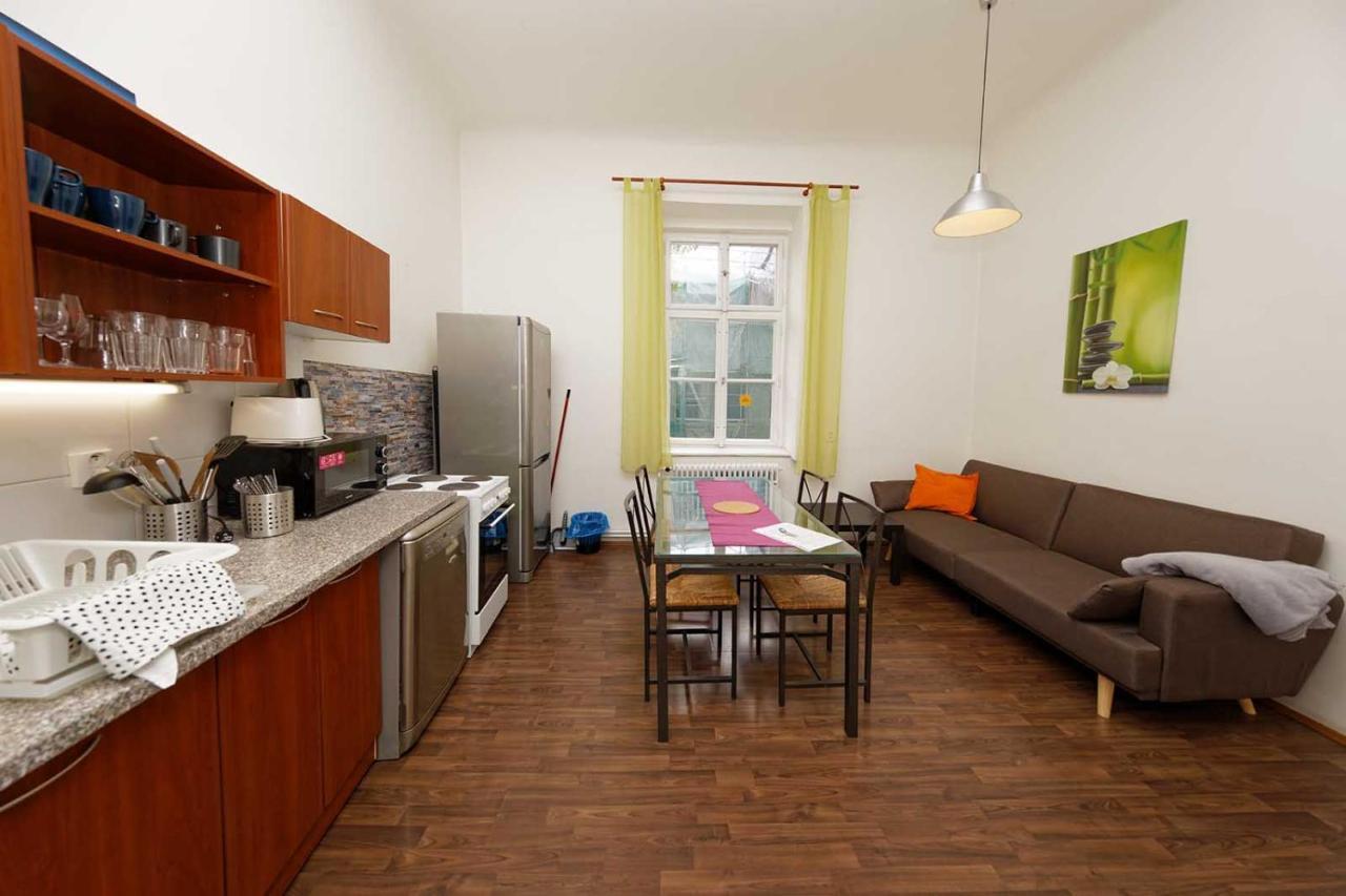 פראג Peter'S Tower Apartments מראה חיצוני תמונה