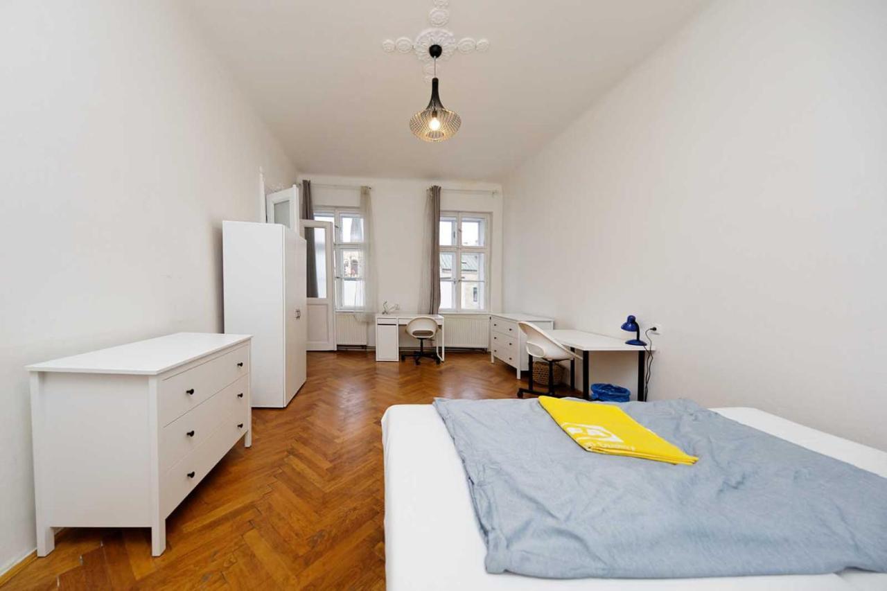 פראג Peter'S Tower Apartments מראה חיצוני תמונה
