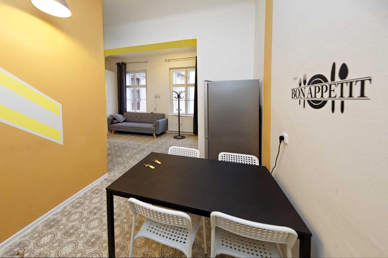 פראג Peter'S Tower Apartments מראה חיצוני תמונה